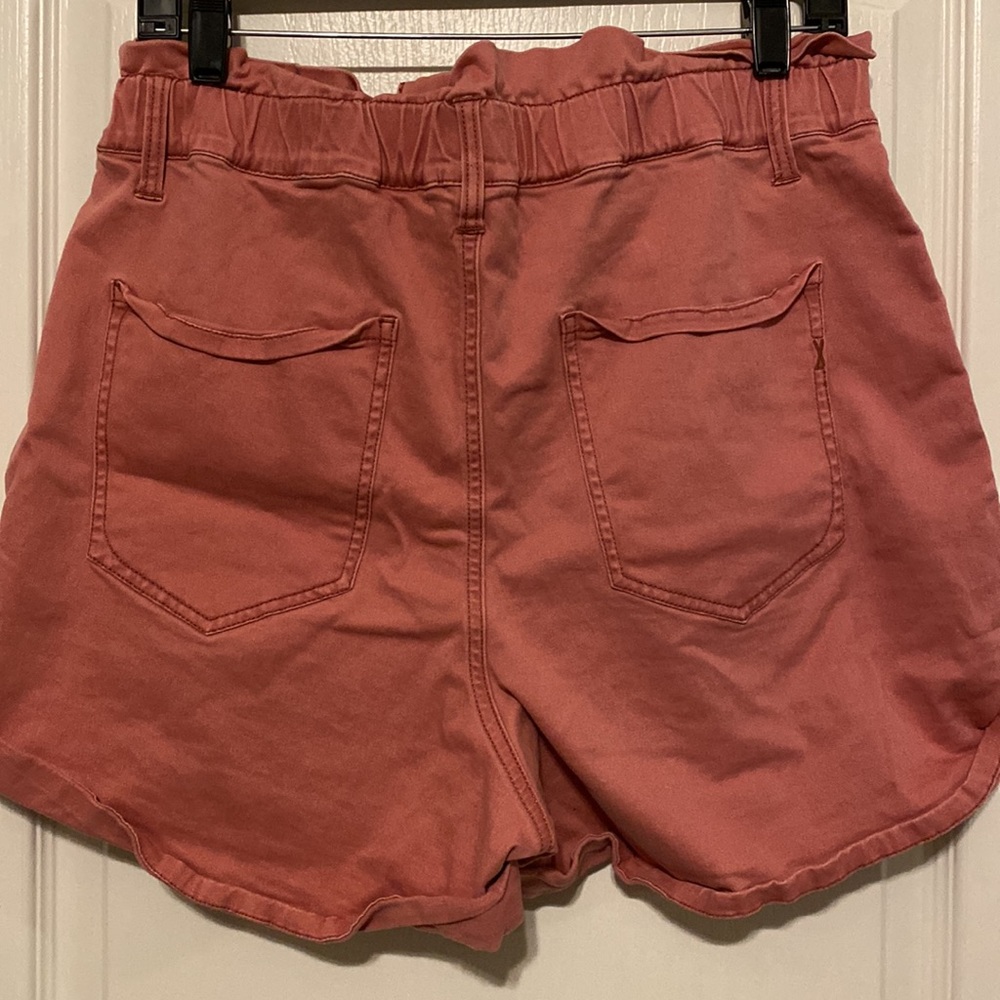 EXPRESS HIGH WAIST ROSE SHORT - Picture 4 of 11